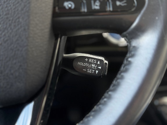 Toyota Prius Plug-in Hybrid 22 of 30