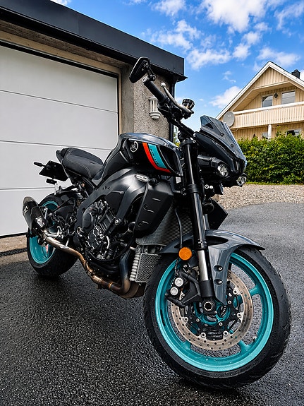 Yamaha MT-10 3 of 8