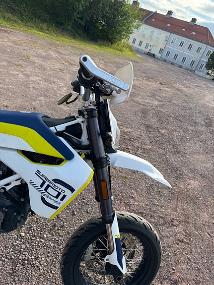 Husqvarna FE 701 24 of 30