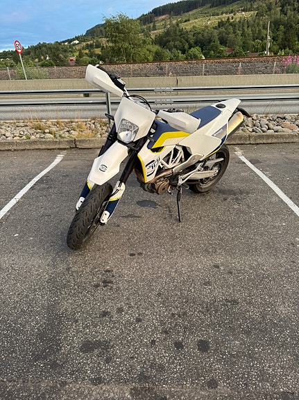 Husqvarna FE 701 2 of 30