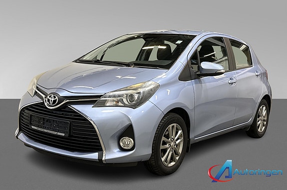 Toyota Yaris 3 of 12
