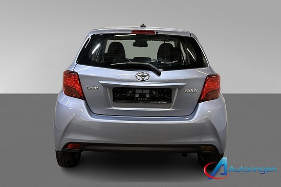 Toyota Yaris 8 of 12