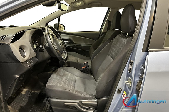 Toyota Yaris 6 of 12
