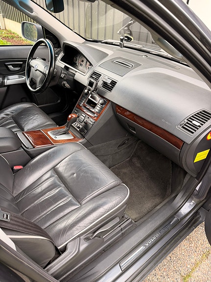 Volvo XC90 18 of 18