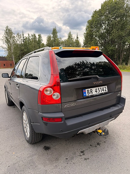 Volvo XC90 4 of 18