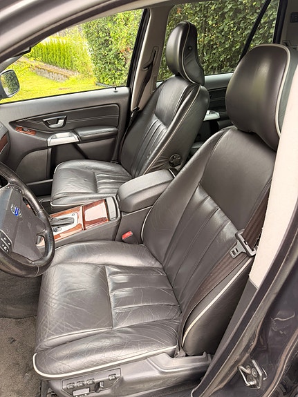 Volvo XC90 11 of 18