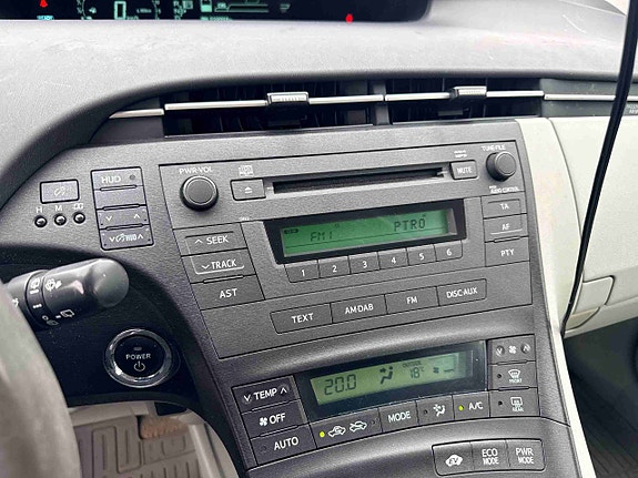 Toyota Prius 18 of 30