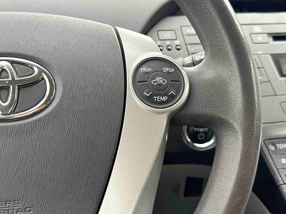 Toyota Prius 26 of 30