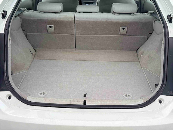 Toyota Prius 11 of 30