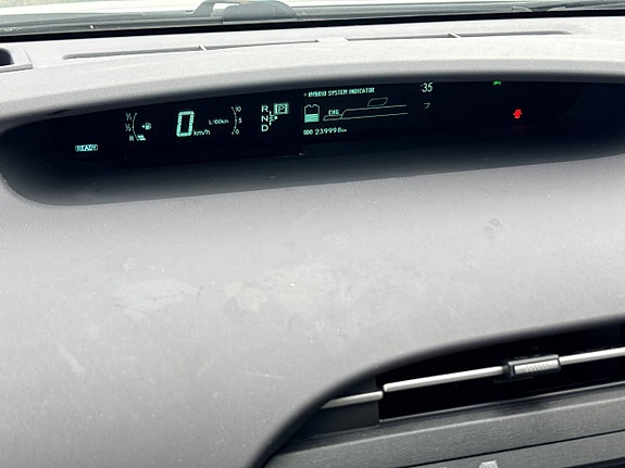 Toyota Prius 17 of 30