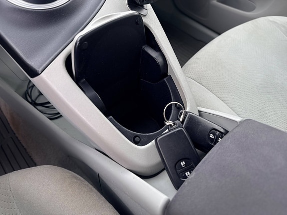 Toyota Prius 20 of 30