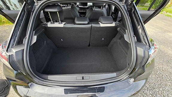 Peugeot 208 8 of 12