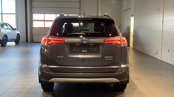 Toyota RAV4 7 of 30