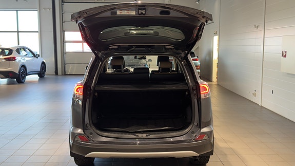 Toyota RAV4 30 of 30