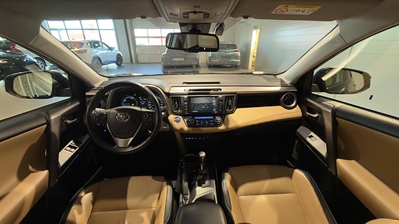 Toyota RAV4 17 of 30