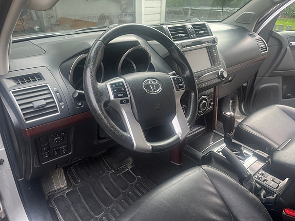 Toyota Land Cruiser 8 of 11