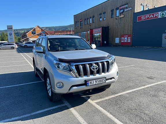 Toyota Land Cruiser 2 of 11