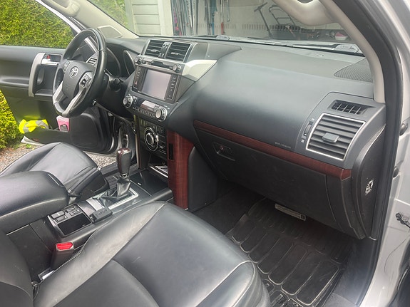 Toyota Land Cruiser 9 of 11