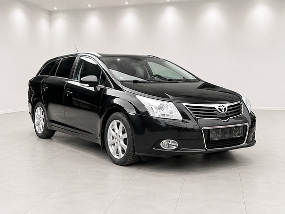 Toyota Avensis 3 of 17