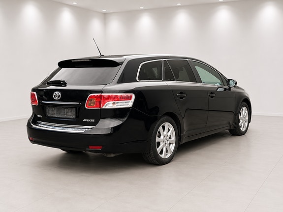 Toyota Avensis 6 of 17