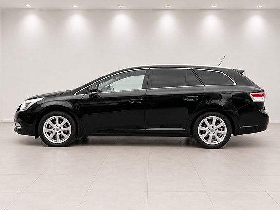 Toyota Avensis 4 of 17
