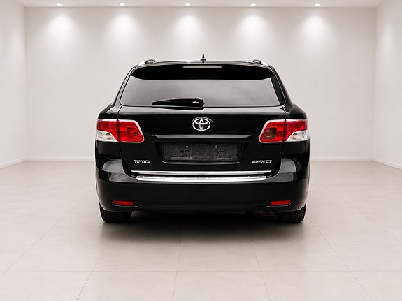 Toyota Avensis 7 of 17