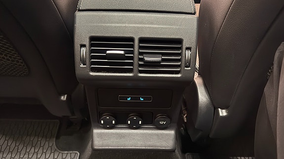 Jaguar F-PACE 18 of 30