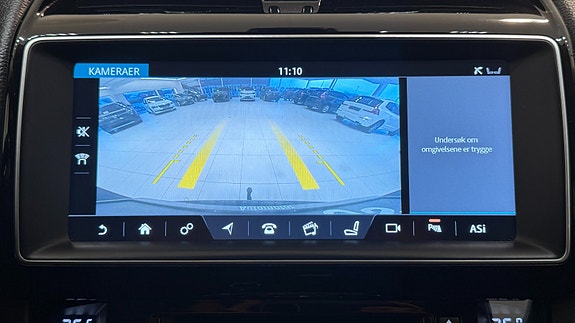 Jaguar F-PACE 26 of 30
