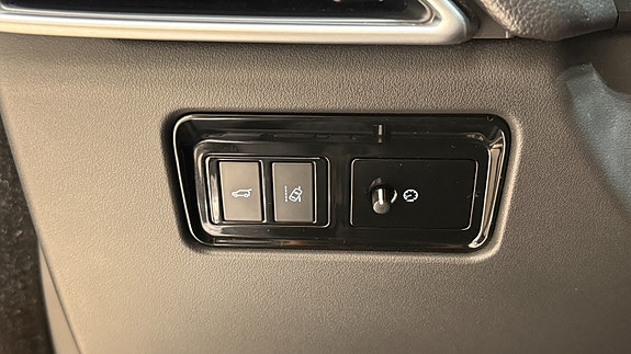 Jaguar F-PACE 27 of 30