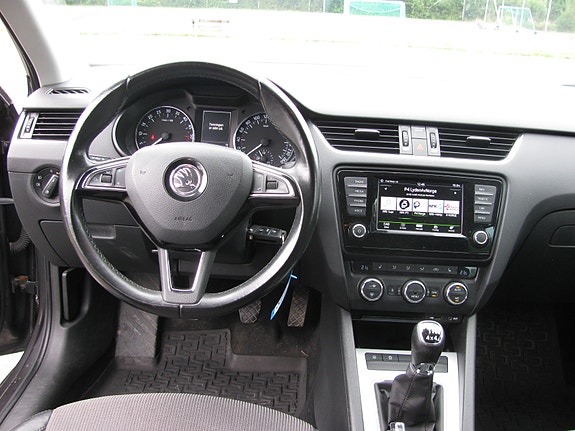 Skoda Octavia 9 of 23