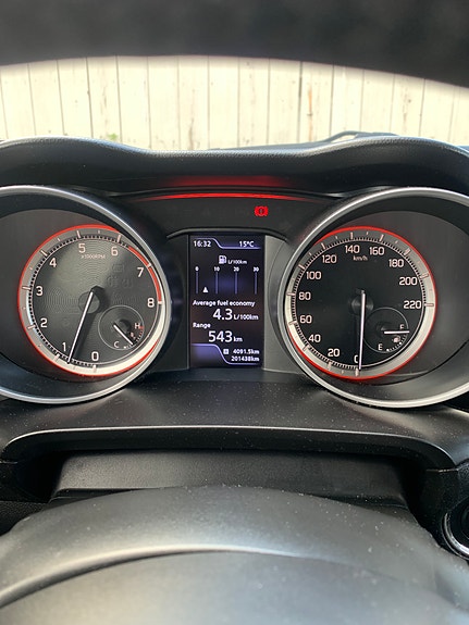 Suzuki Swift 16 of 26