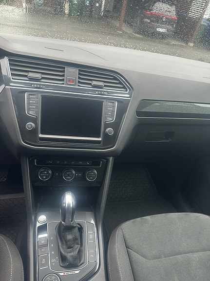 Volkswagen Tiguan 13 of 30