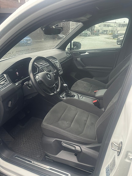 Volkswagen Tiguan 30 of 30