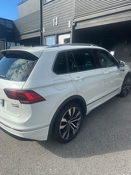 Volkswagen Tiguan 5 of 30