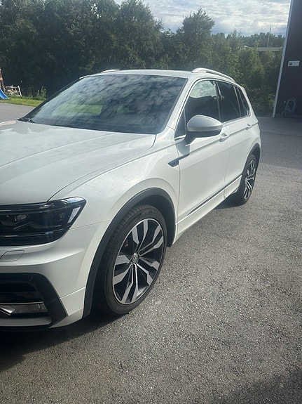 Volkswagen Tiguan 3 of 30