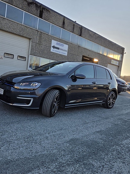 Volkswagen Golf VII 8 of 27