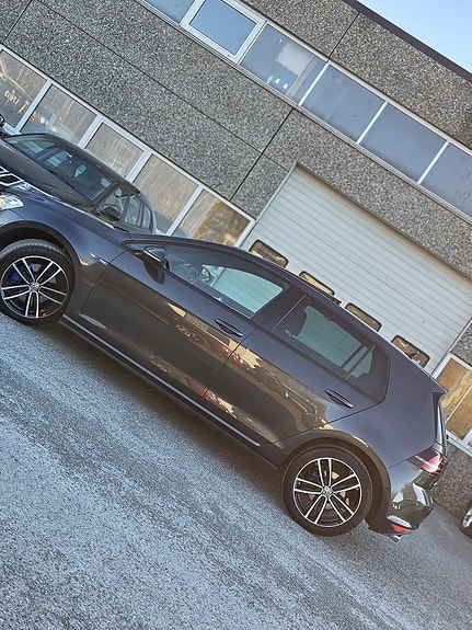 Volkswagen Golf VII 10 of 27