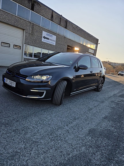 Volkswagen Golf VII 14 of 27
