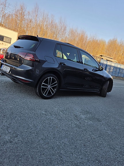 Volkswagen Golf VII 4 of 27