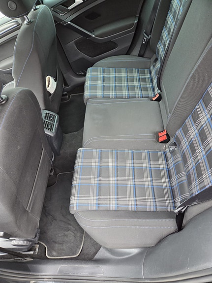 Volkswagen Golf VII 24 of 27