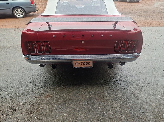 Ford Mustang 12 of 30