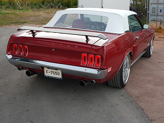 Ford Mustang 20 of 30