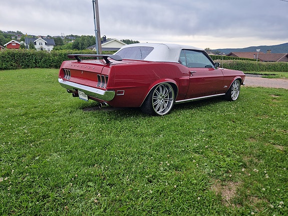 Ford Mustang 16 of 30