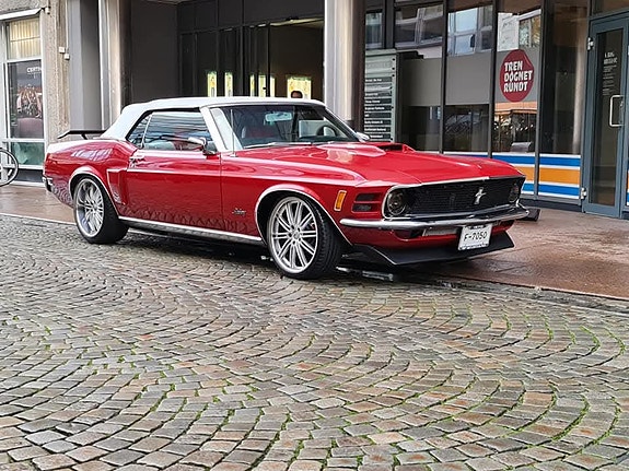 Ford Mustang 28 of 30