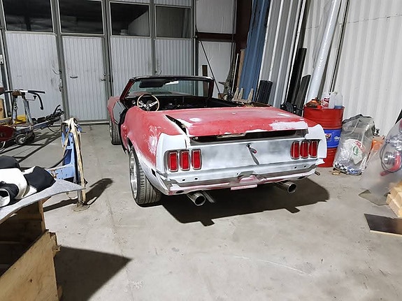 Ford Mustang 23 of 30