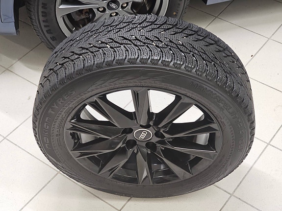 Audi Q4 e-tron 10 of 30