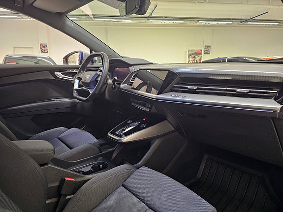 Audi Q4 e-tron 13 of 30