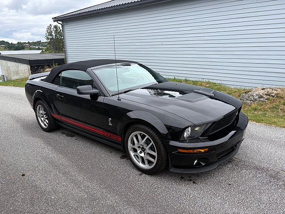 Ford Mustang 4 of 30
