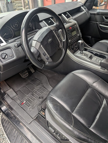 Land Rover Range Rover Sport 15 of 28