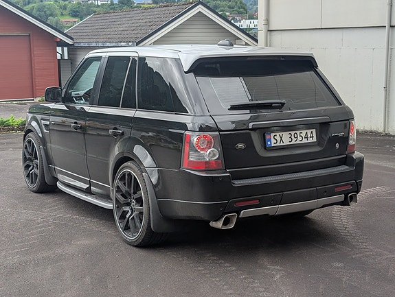 Land Rover Range Rover Sport 8 of 28